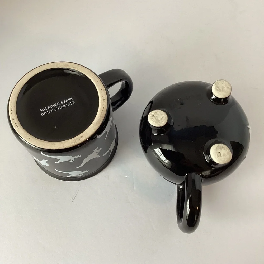 HALLOWEEN: lot of 2 coffee mugs